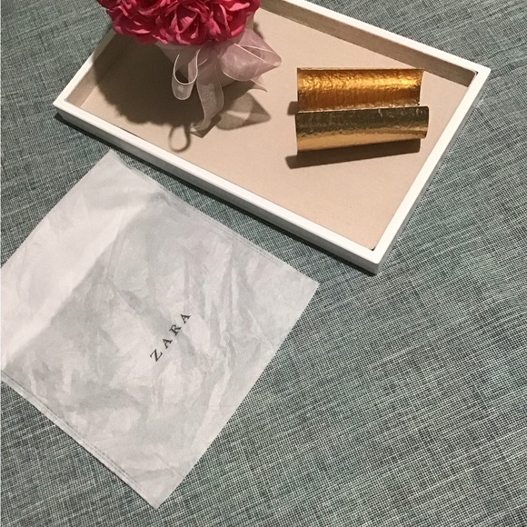 ZARA Large Hammer Gold Tone Bracelet.Brand New Very Beautiful!🌺🌸 - Picture 2 of 5